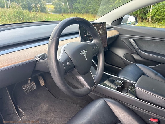 Tesla Model 3 17 of 27