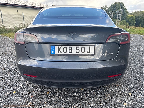Tesla Model 3 7 of 27