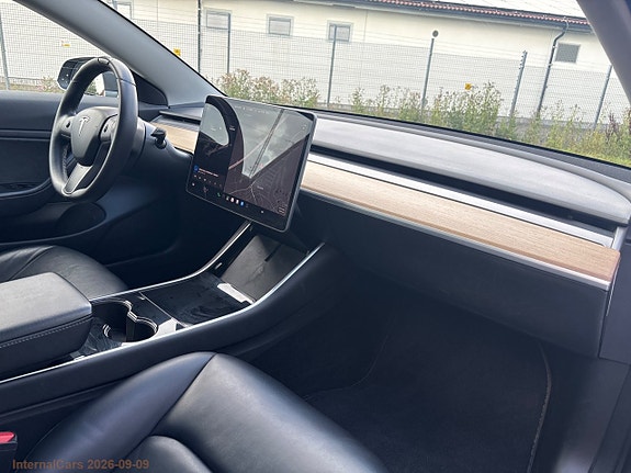 Tesla Model 3 18 of 27