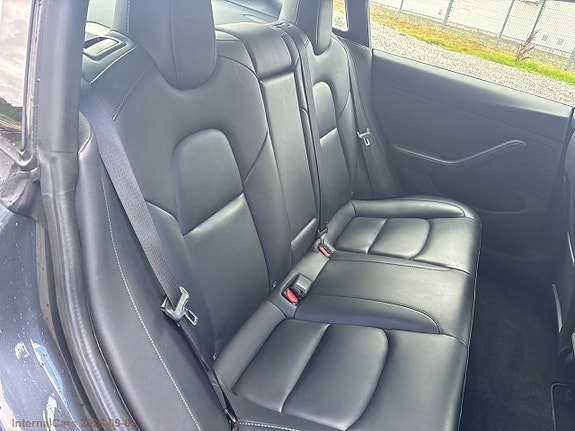 Tesla Model 3 22 of 27