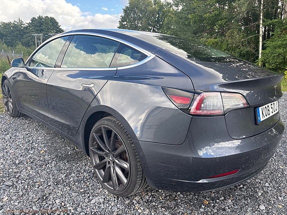 Tesla Model 3 8 of 27