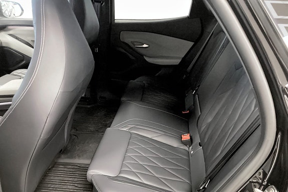 Ford Explorer 8 of 9