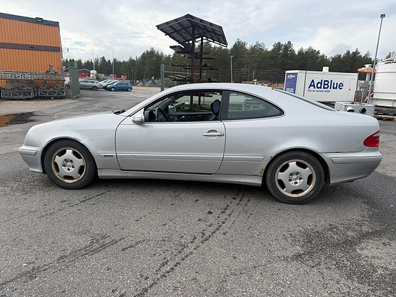 Mercedes-Benz CLK200 4 of 10