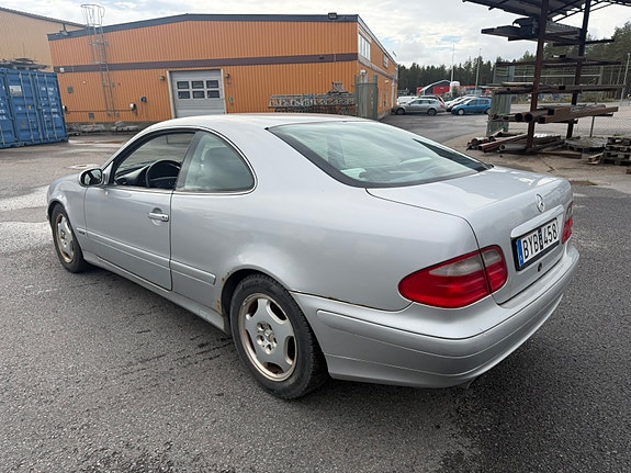 Mercedes-Benz CLK200 5 of 10