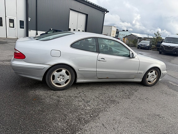 Mercedes-Benz CLK200 7 of 10
