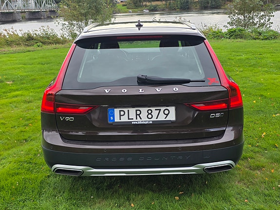 Volvo V90 Cross Country 3 of 8