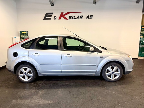 Ford Focus 2 of 13