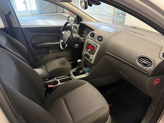 Ford Focus 7 of 13