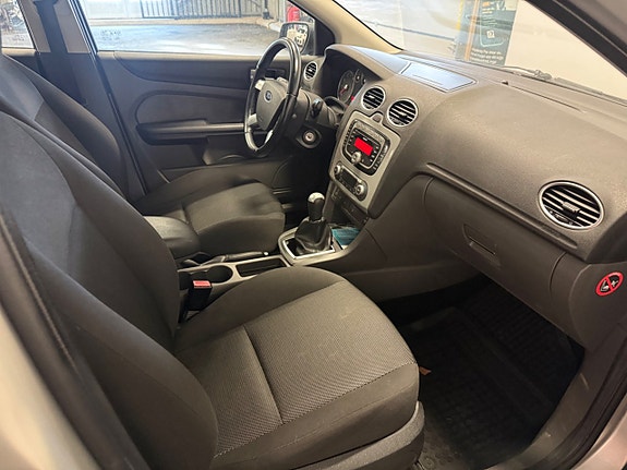 Ford Focus 9 of 13