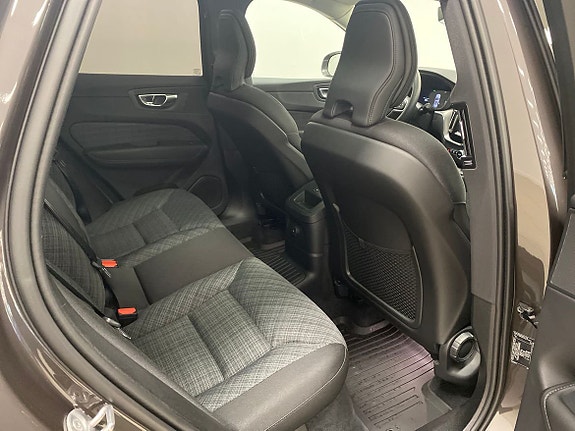 Volvo XC60 17 of 28