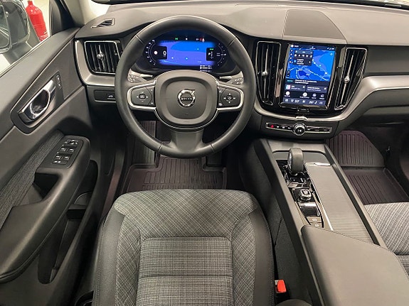Volvo XC60 10 of 28
