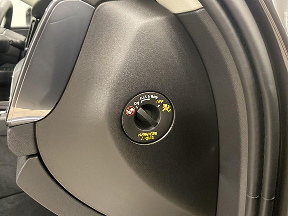 Volvo XC60 15 of 28