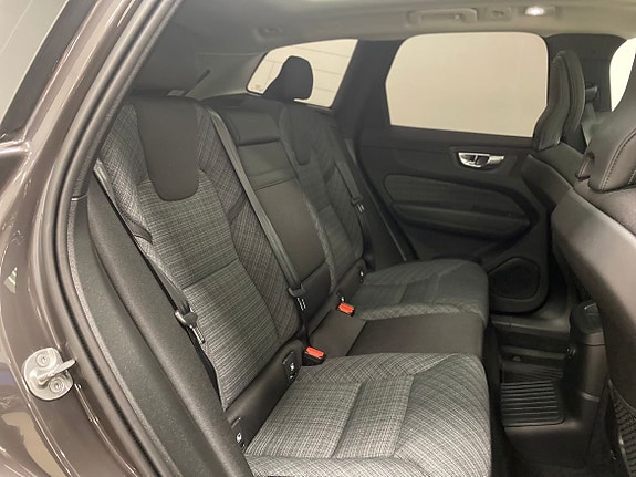 Volvo XC60 16 of 28