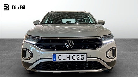 Volkswagen T-Roc 4 of 12