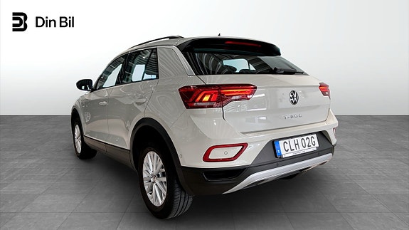 Volkswagen T-Roc 3 of 12