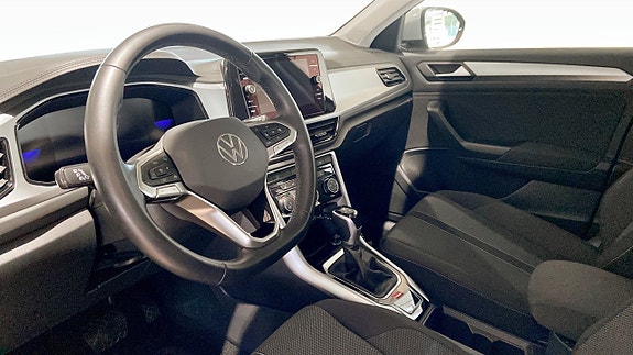Volkswagen T-Roc 7 of 12
