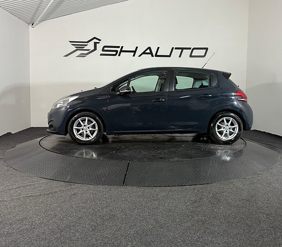 Peugeot 208 8 of 17
