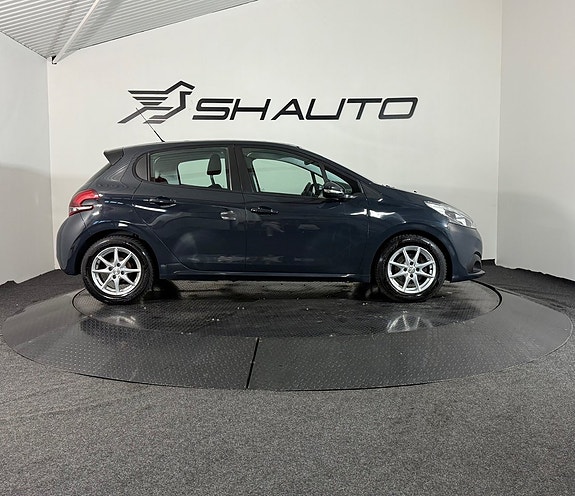 Peugeot 208 4 of 17