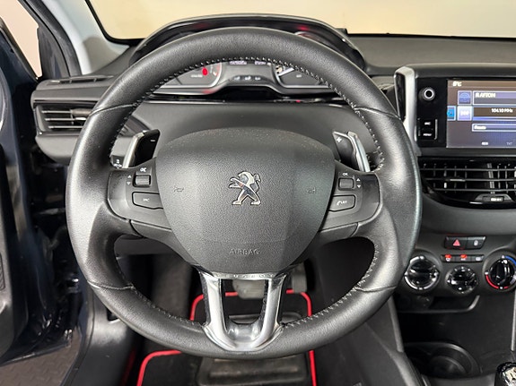 Peugeot 208 12 of 17