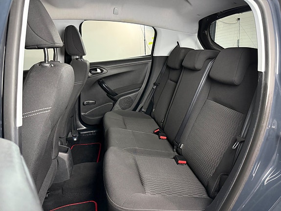 Peugeot 208 11 of 17