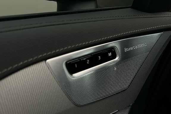 Volvo XC90 25 of 30