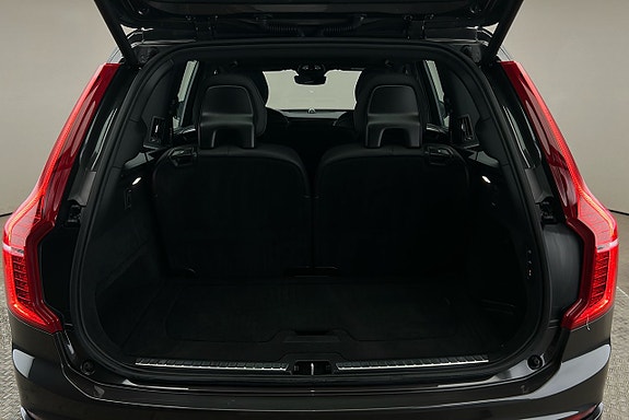 Volvo XC90 16 of 30
