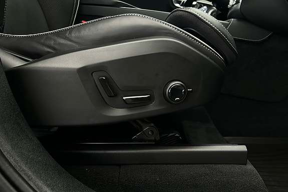 Volvo XC90 23 of 30