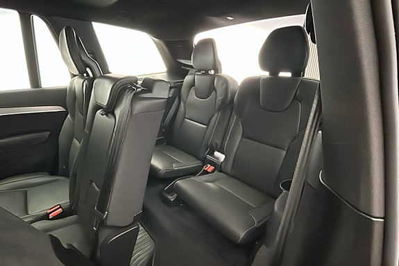 Volvo XC90 14 of 30