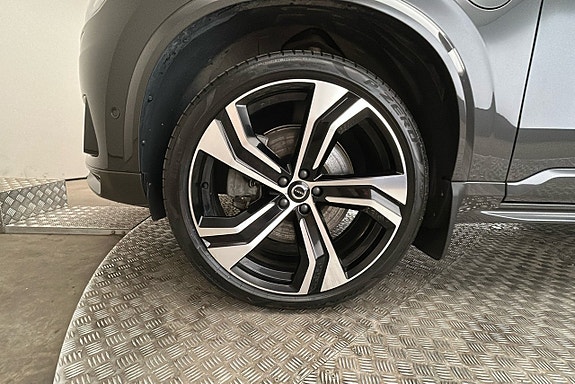 Volvo XC90 12 of 30