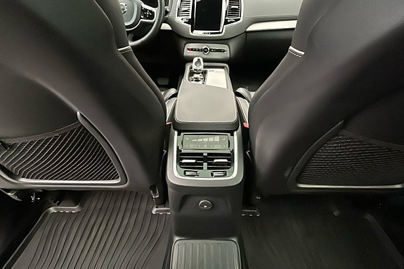 Volvo XC90 28 of 30