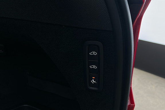 Volvo XC90 18 of 30