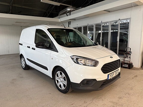 Ford Transit Courier 10 of 12