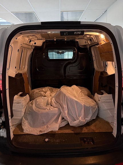 Ford Transit Courier 8 of 12