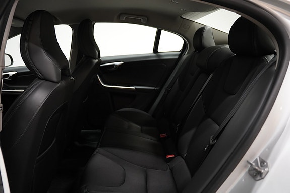 Volvo S60 21 of 24