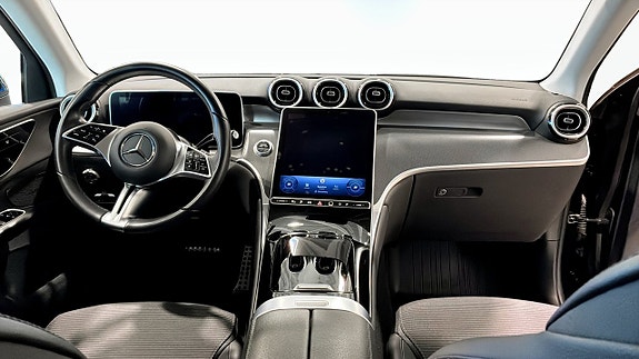 Mercedes-Benz GLC300 de 4 of 12