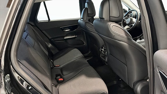 Mercedes-Benz GLC300 de 5 of 12