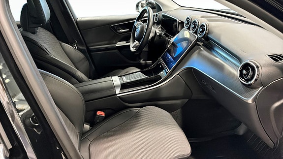 Mercedes-Benz GLC300 de 3 of 12