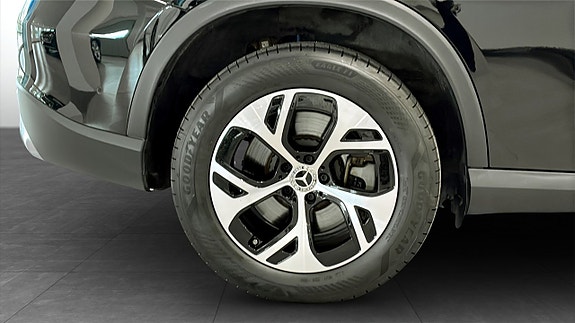 Mercedes-Benz GLC300 de 9 of 12