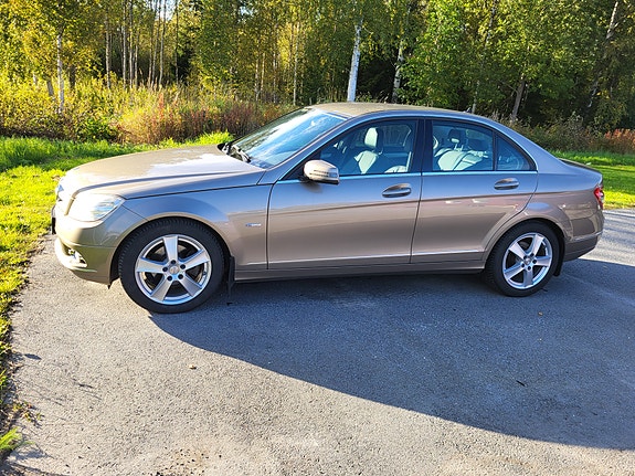 Mercedes-Benz C200 3 of 14