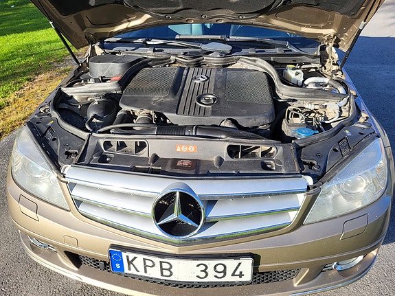 Mercedes-Benz C200 10 of 14