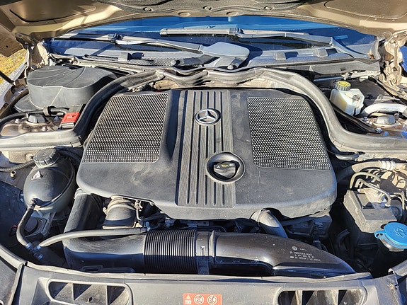Mercedes-Benz C200 12 of 14
