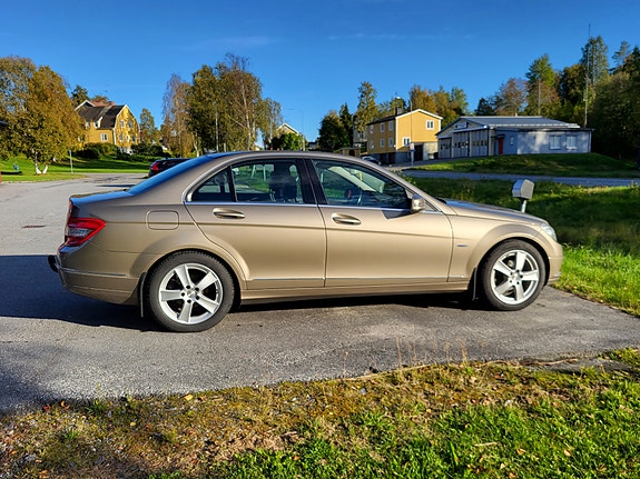 Mercedes-Benz C200 7 of 14