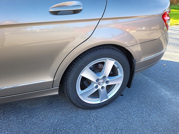 Mercedes-Benz C200 5 of 14