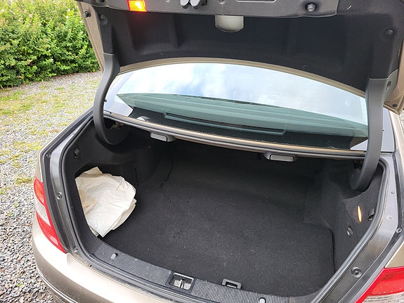 Mercedes-Benz C200 11 of 14