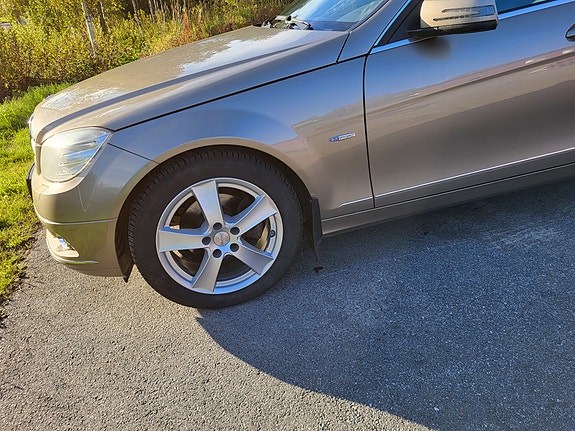 Mercedes-Benz C200 4 of 14