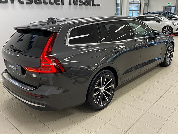 Volvo V60 4 of 26