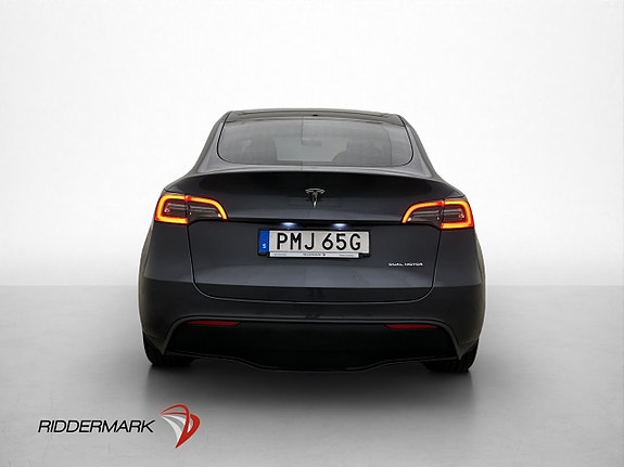 Tesla Model Y 8 of 29