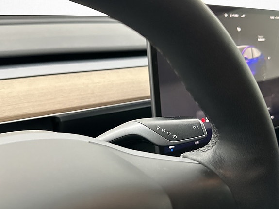 Tesla Model Y 26 of 29