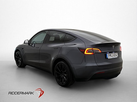 Tesla Model Y 6 of 29