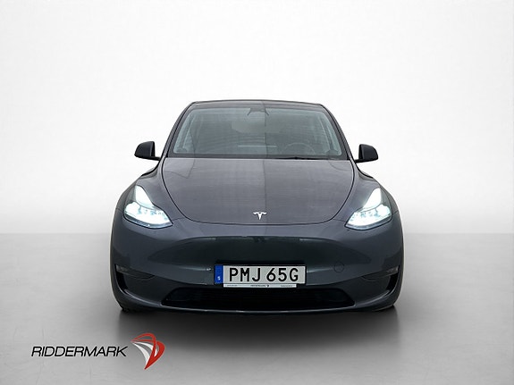 Tesla Model Y 3 of 29